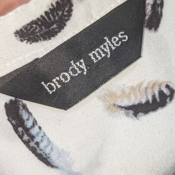 White Long Sleeve Feather Print Rayon Blouse Size 3X - Picture 4 of 5